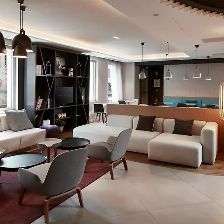Отель Novotel Centre 4*