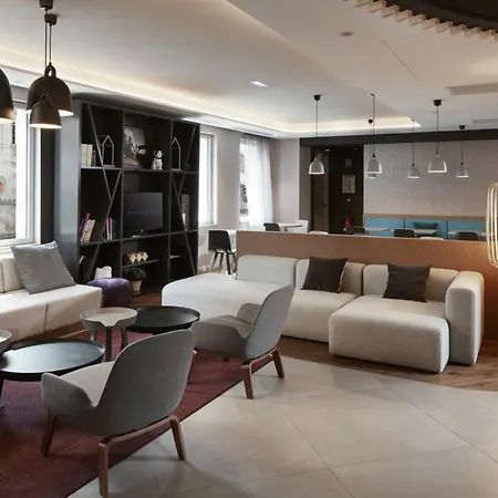 מלון Novotel Centre 4*