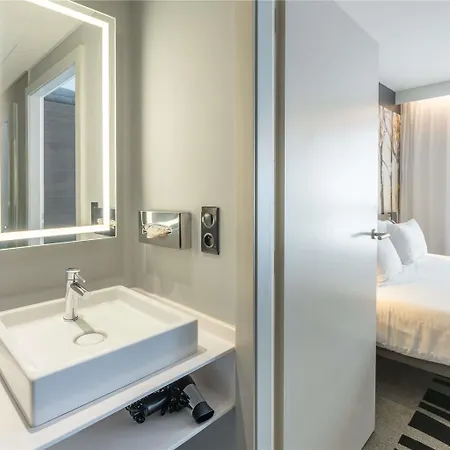 Novotel Centre Hotel 4*