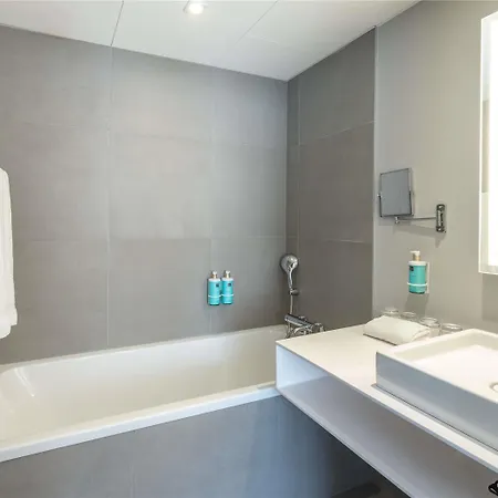 Novotel Centre Hotel 4*