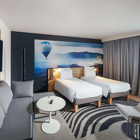Novotel Centre Hotel 4*