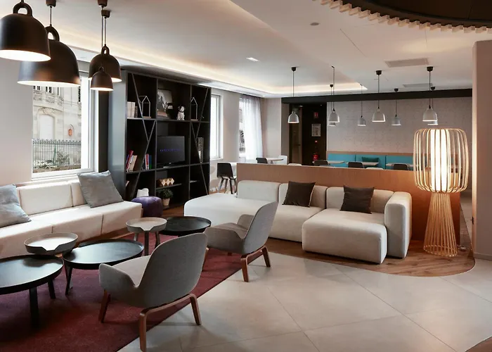 מלון Novotel Centre 4*