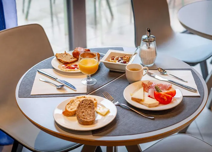 Novotel Centre Hotel 4*