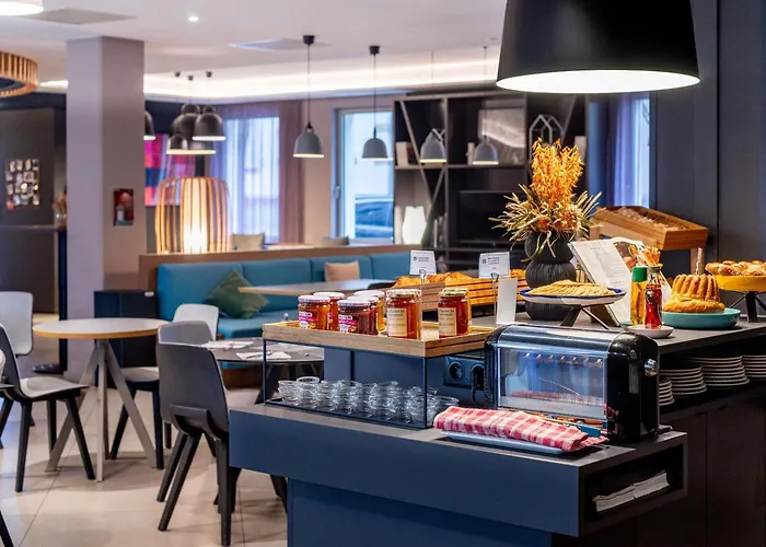 Отель Novotel Centre