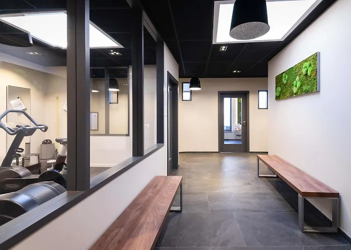 מלון Novotel Centre 4*