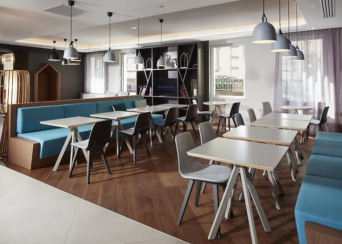 Отель Novotel Centre 4*